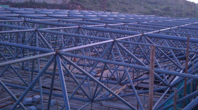 阿尔山概述网架加工中对钢材的质量的过细恳求